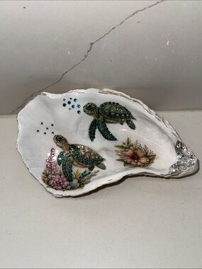 Rhinestone Sea Turtle Decorative Oyster Shell